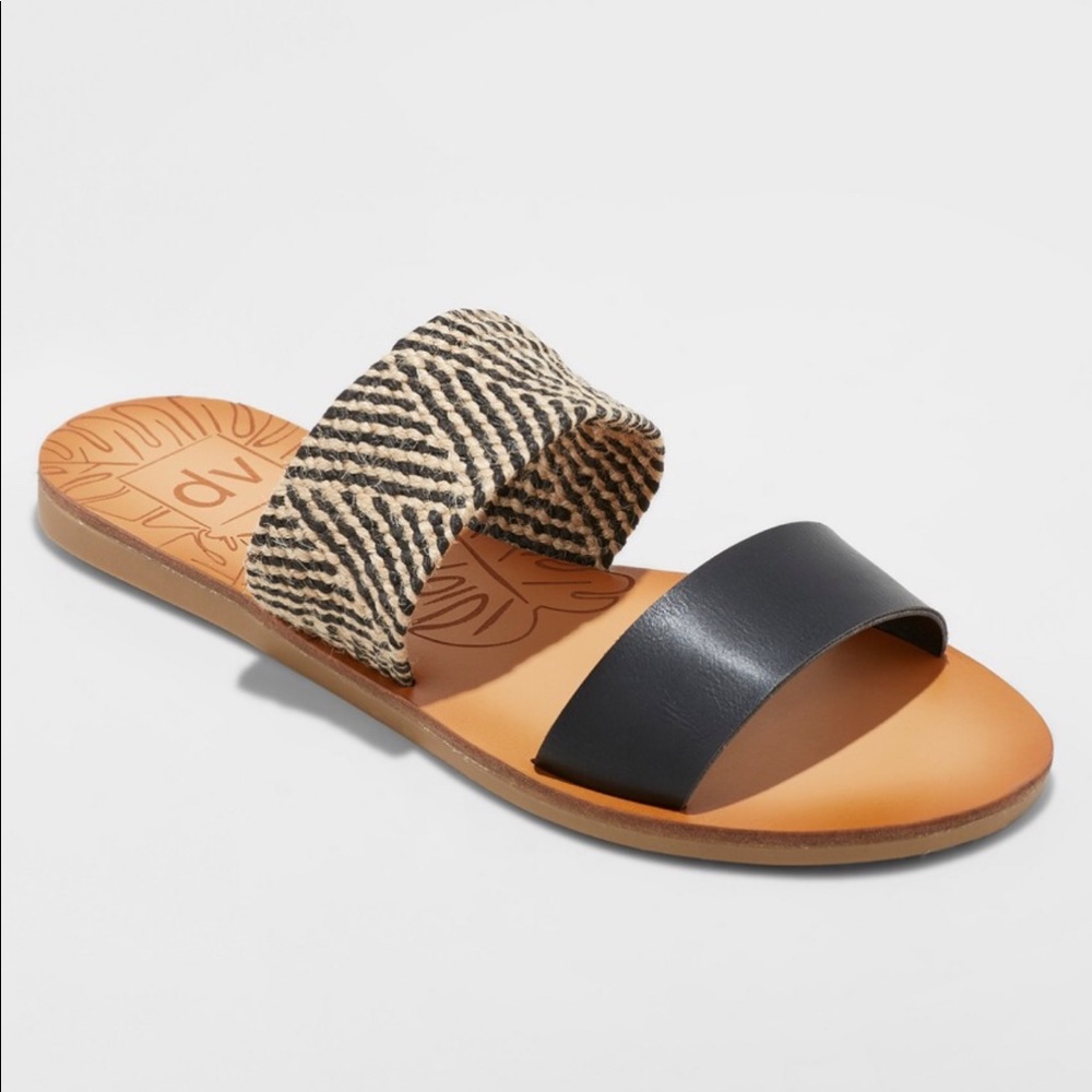*LOOKING FOR* DV for Target Sandals 6.5 NEW
